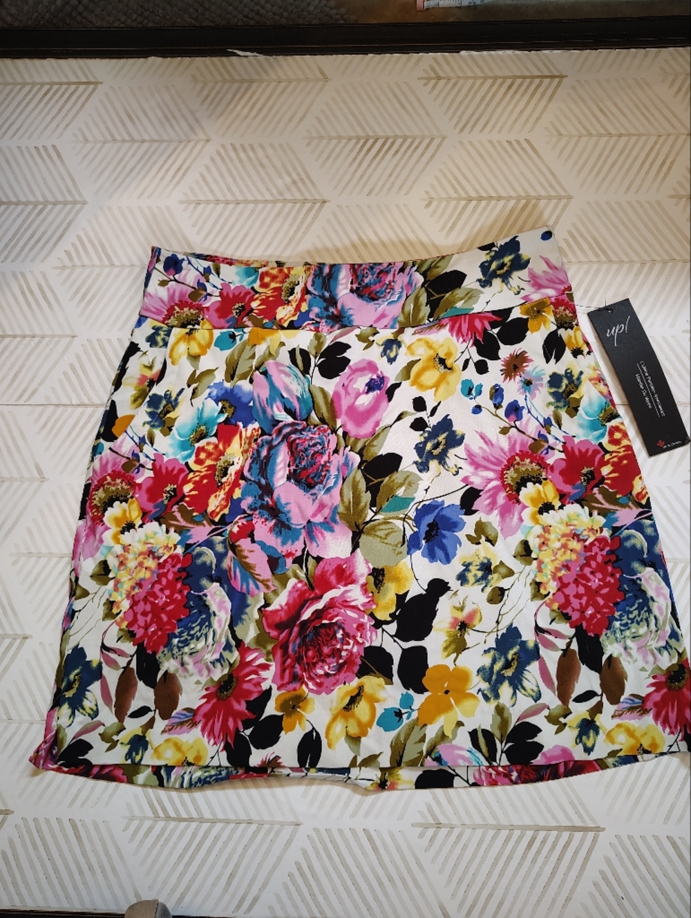 NWT Up! Pants Floral Skort Size 10 Tummy Control Slimming Golf Activewear
